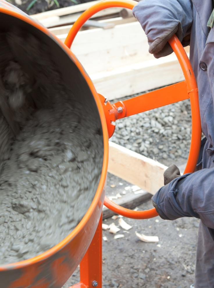 mortar mixing in a drum mixer